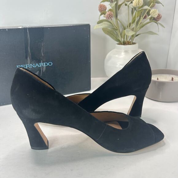 Bernardo Nieve Kid Suede Peep Toe Chunky Heel Pumps Black Women's 9M Tried On - Picture 5 of 12